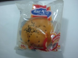 パッケージはこんな感じ。ごまのあんぱん。