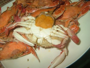 カニを食べると無言になりますよね・・