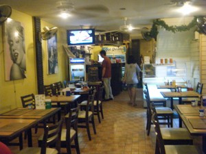 きちんとした感じの店内