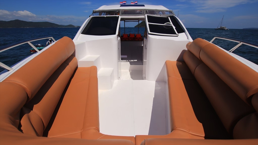 Coral Banana スピードボート