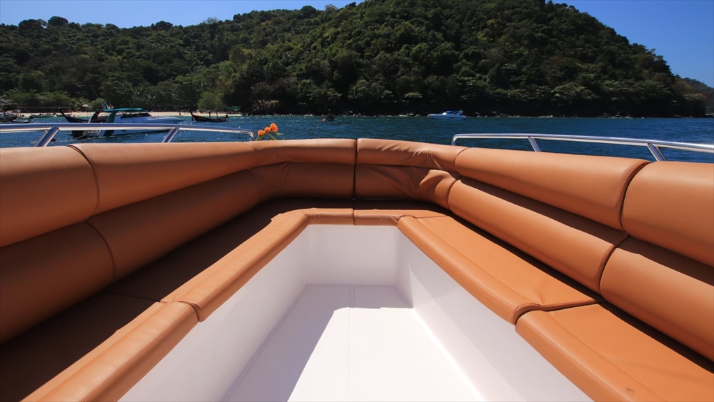 Coral Banana スピードボート