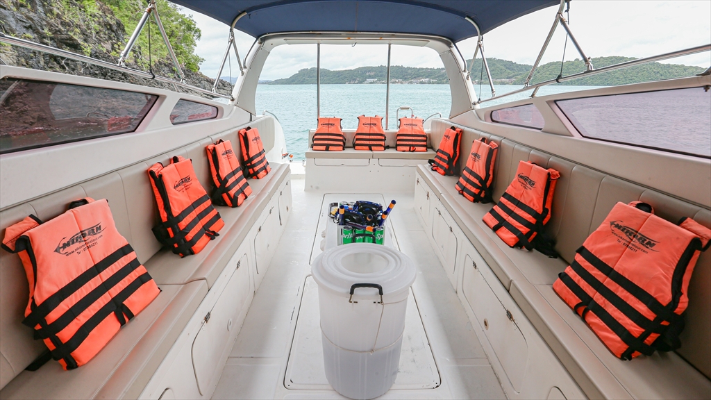 Nikorn Marine スピードボート2エンジン