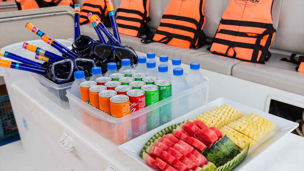 Nikorn Marine スピードボート3エンジン