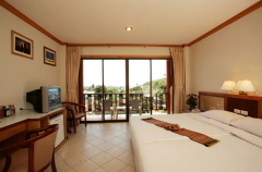 �p�g�� �O���[���}�E���e�� / Patong Green Mountain
