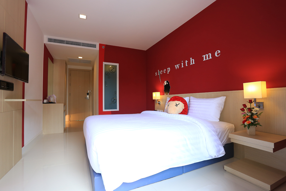 スリープ ウィズ ミー デザイン ホテル@パトン / Sleep with me desigh hotel @ patong