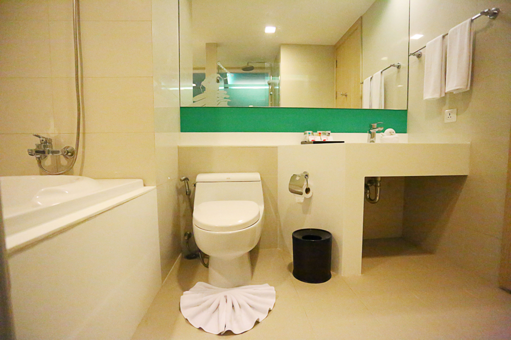 X[v EBY ~[ fUC ze@pg / Sleep with me desigh hotel @ patong