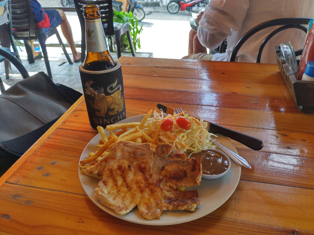 ナイトン レストラン ( Nai Tong Restaurant / ในตอง เรสเตอร์รองท์ )