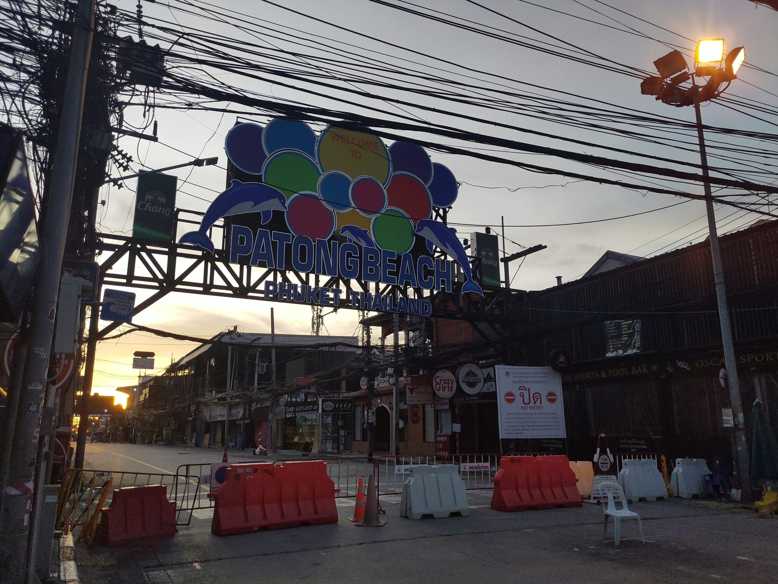 2020年05月19日のプーケット島・パトンビーチ・18:30頃の風景