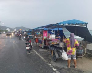 プーケット島・カリムビーチの屋台街