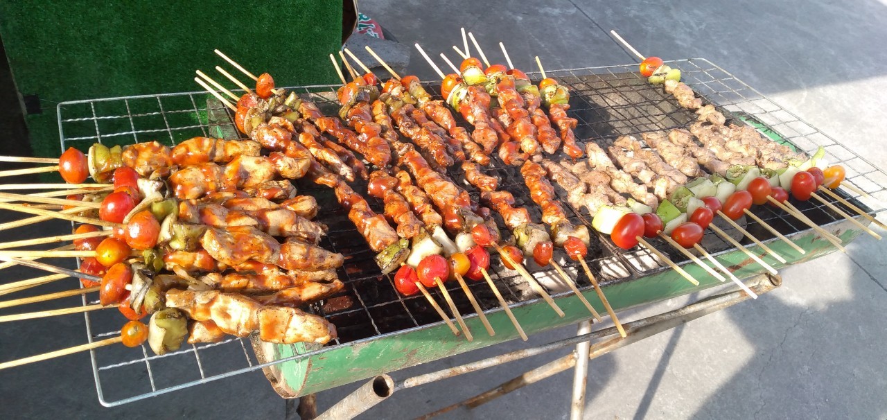 タイのストリートフードのバーベキュー(豚肉or鶏肉)