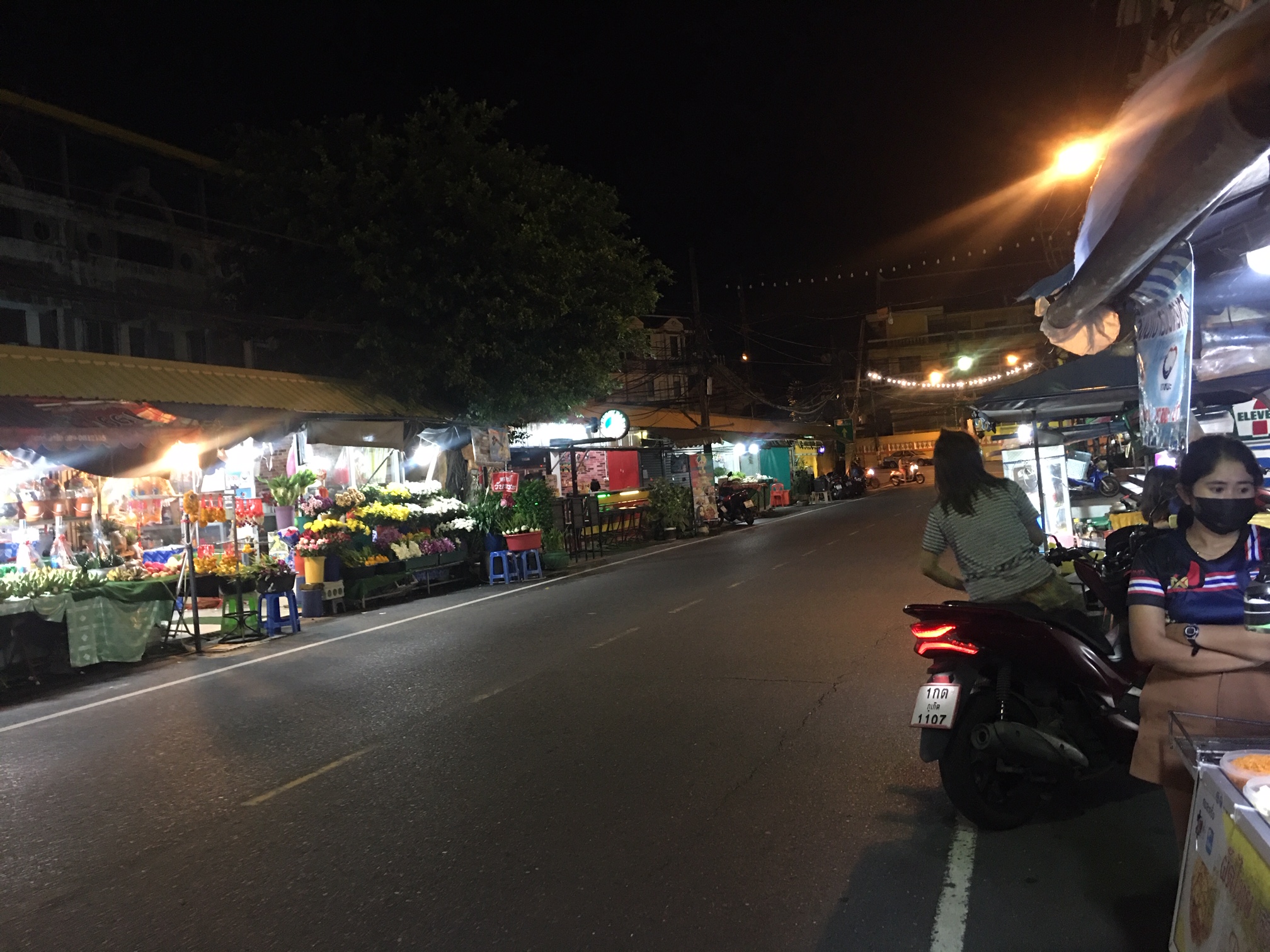 最近のプーケット島・パトンビーチ・Hasippi Rdの風景 ( 夜 )