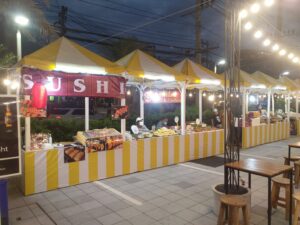 セントラルパトン前の屋台街　