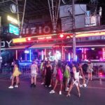 2022年02月27日のプーケット島・パトンビーチ・バングラ通り・夜の風景