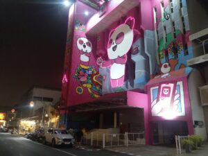 プーケット島・オールドタウン・パンガー通り・夜の風景です。