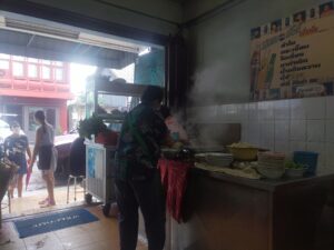 Sam Pee Nong Yen Ta Fo Noodle Restaurant　( サン ピーノング イエンタフォ ヌードル レストラン/ プーケットタウンのレストラン)