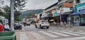 2022年05月06日・のプーケット島・パトンビーチ・Sawatdirak Roadの風景