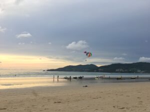 プーケット島・パトンビーチのサンセット風景