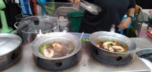 最近のプーケットタウンにあるローカルマーケット・Chillva Market (チルバ マーケット) の風景です。