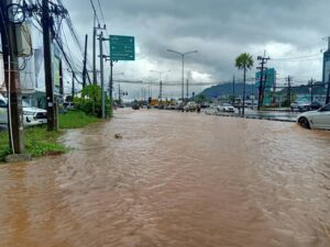 本日のプーケット島の各所風景(アンダマンダプーケット付近)