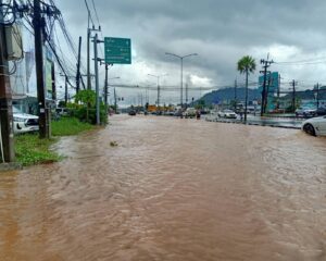 本日のプーケット島の各所風景(アンダマンダプーケット付近)