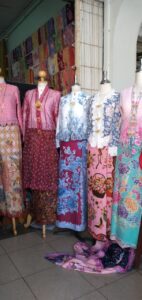 Baba, Yaya(Nyonya)スタイルの洋服