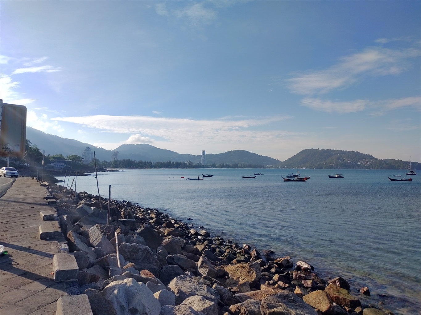 2022年12月31日・プーケット島・パトンビーチの風景 (カリムビーチより)