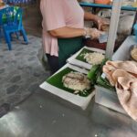 海難チキンライス店・ウアン カオマンガイ ( อ้วน ข้าวมันไก่ / UAN KHAO MAN KAI )の持ち帰り容器