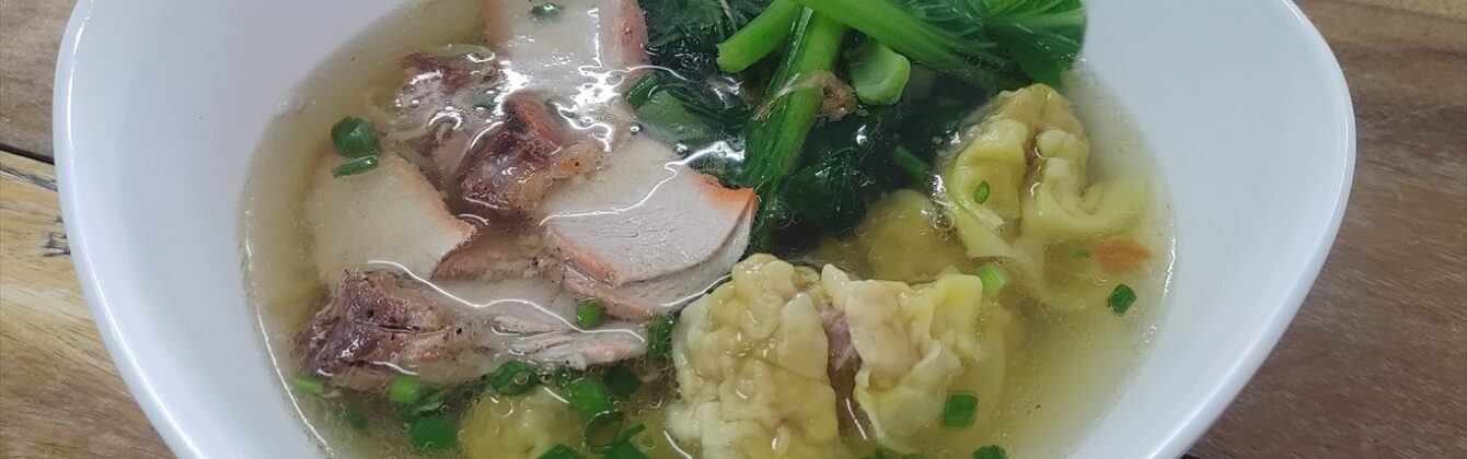 人気ローカルラーメン屋台(ワンタン入りのラーメンの移転