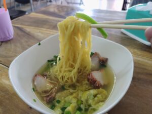 人気ローカルラーメン屋台(ワンタン入りのラーメンの移転