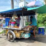 ソムタム＆焼き鳥（ ソムタム / Somtam / ส้มตำ ＆ ガイヤーン / Kai Yang / ไก่ย่าง）の移動式屋台