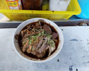 鴨肉の煮込みラーメン (Kuay Teaw Ped Toon / ก๋วยเตี๋ยวเป็ดตุ๋น)