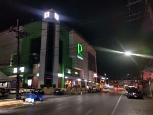 プーケットタウン・ロビンソンデパート周辺の夜景