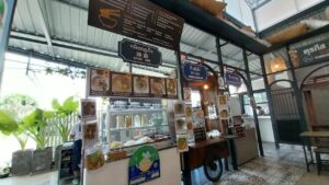 Local and Street Food Market / プーケットタウンのフードコート