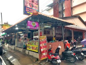 人気ローカルラーメン屋台(ワンタン入りのラーメン)の再移転