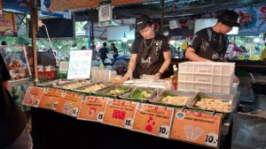 タイのストリートフード Kanom Jeeb