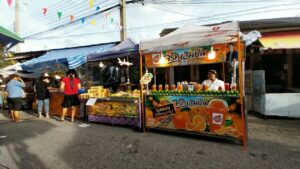Por Tor Festival in Phuket Town (プーケットタウンの中華式お祭り) の風景その2