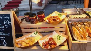 プーケット・インディ・マーケット ( Phuket Indy Market @ LIMELIGHT AVENUE ) に並ぶ露店