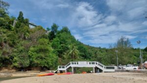 アオヨン ビーチ ( Ao Yon Beach )