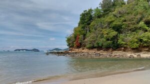 アオヨン ビーチ ( Ao Yon Beach )
