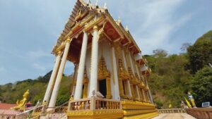 ワット・カオラン ( Wat Khao Rang )