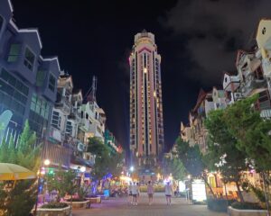 プーケット島・パトンビーチ・ロイヤルパラダイス前の夜景