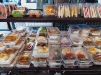 ローカルマーケットで購入する朝ごはん