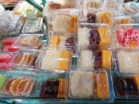 ローカルマーケットで購入する朝ごはん