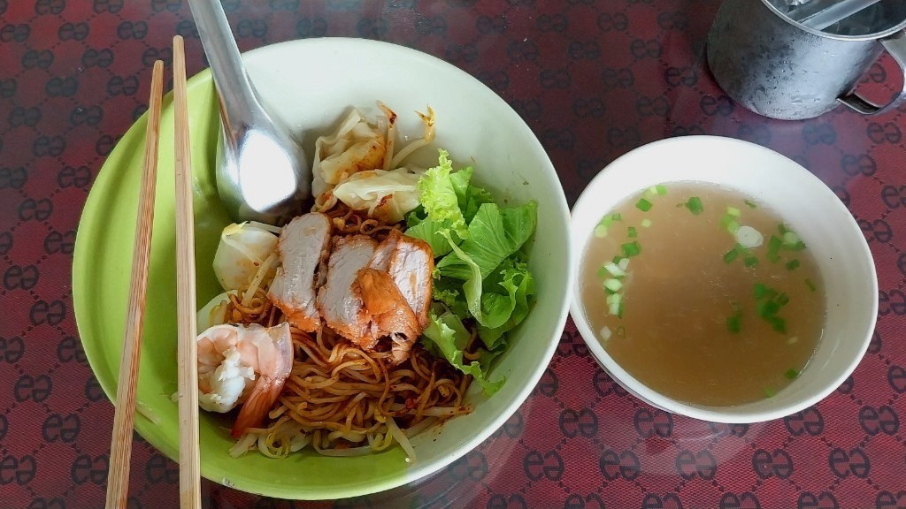 ペー ティアオ ヌードル (Pae-Teaw Noodle / หมี่แป๊ะเถว )/ プーケットタウンのレストラン