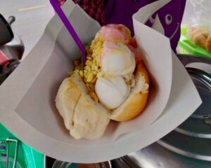 ローカルアイスクリームの屋台