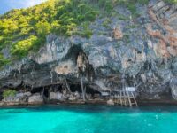 ピピ島オプショナルツアー｜映画『ザ・ビーチ』の舞台マヤベイをスピードボートで体験