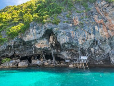 ピピ島オプショナルツアー｜映画『ザ・ビーチ』の舞台マヤベイをスピードボートで体験